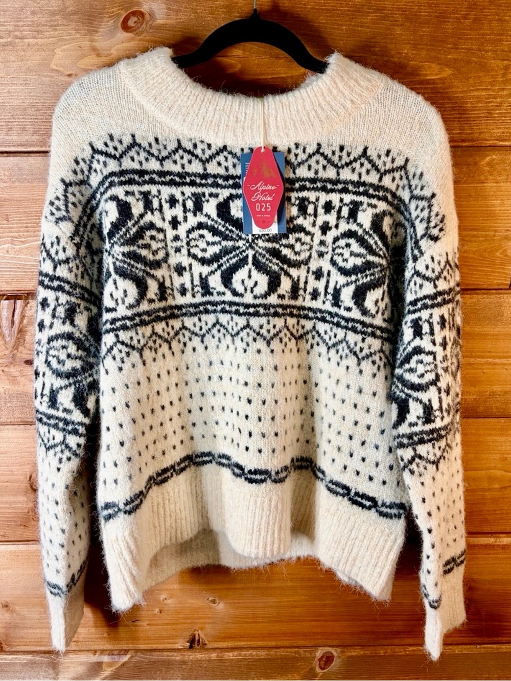 Universal Thread Cream and Black Nordic Crewneck Sweater Size Small 🖤